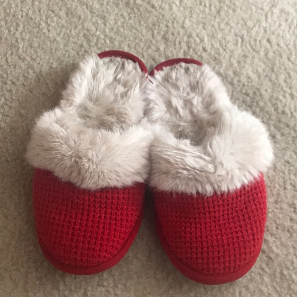 VS Red Bedroom Slippers Size M (7-7.5)
